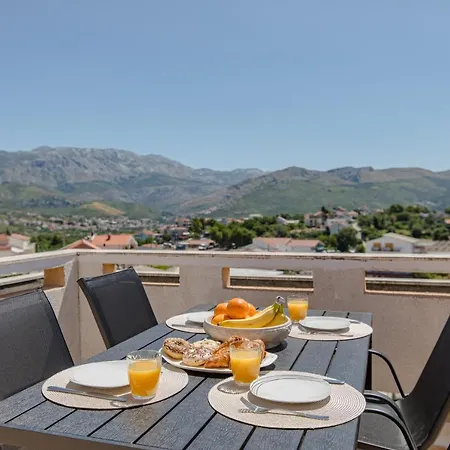 Angela Apartment Split